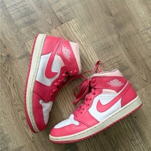 Women Coral/Pink Jordons